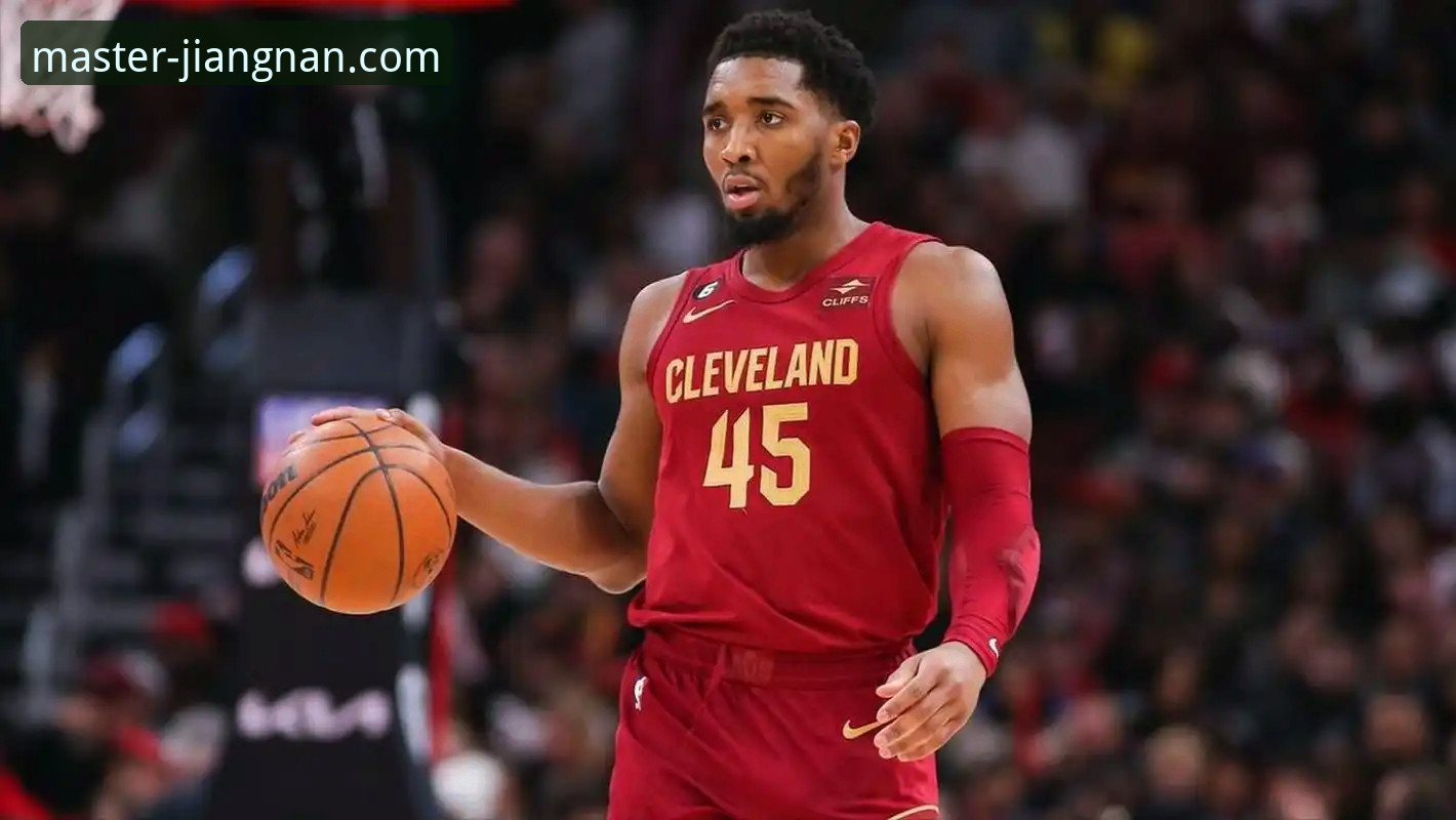 米切尔42分引爆末节，骑士险胜魔术背后的攻防博弈深度解析