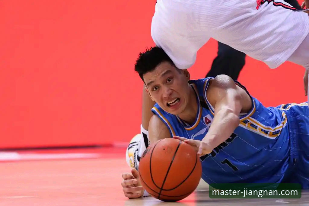 如何通过江南体育APP深度复盘CBA京闽大战的战术博弈？